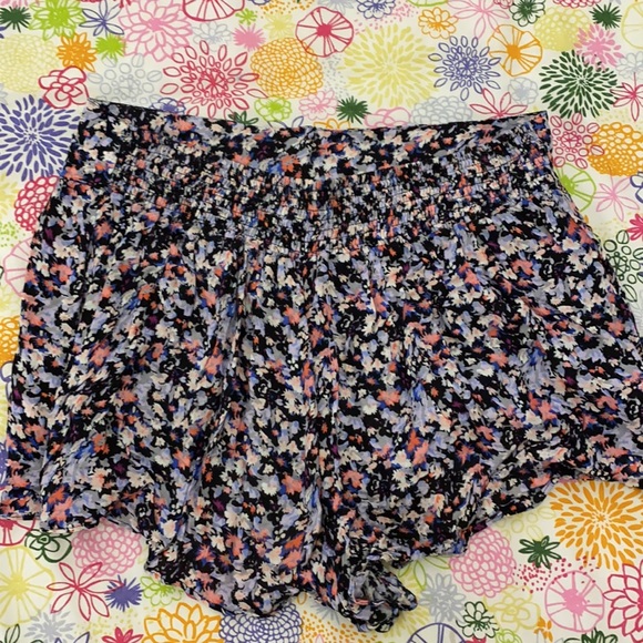 Flowy shorts with pockets (2 for 20$ or 3 for 30$) - Picture 3 of 3